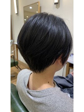 美容室 アイディー i-dee 襟足短めショート