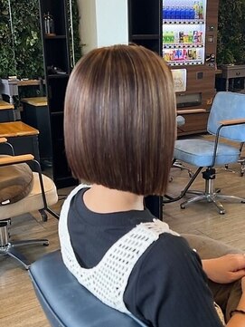 インデペンデンス(independence) 【四条烏丸】前下がりボブ×ハイライト