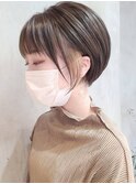 ショートヘア顔周りレイヤーブリーチダブルカラーショートボブ