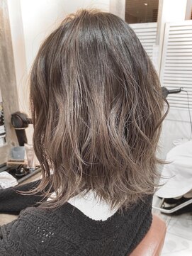 ネオリーブ コパン 鶴見店(Neolive copain) バレイヤージュ×ミルクティーグレージュ neolivecopain