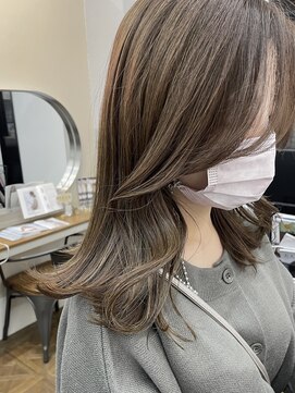 ローウェ 渋谷(Louwe) ハイライト × ベージュ【 ayana 】