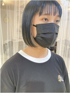 シカ 神戸三宮元町店(Cica) インナーカラー 切りっぱなしボブ ボブ ミルクティーベージュ