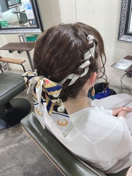 リエラ 新宿(RIERA) スカーフ編み込みアップ