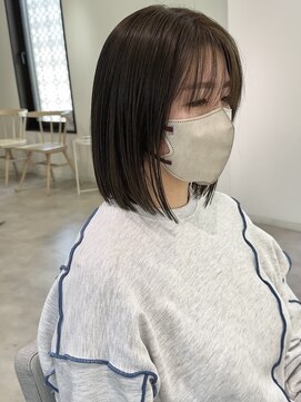 ヨーク(YOKE) 【YOKE】大人ボブアッシュオリーブグレージュうすめ前髪