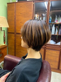 大人女性のための《QUITEX BEAUTY SALON》で自分に似合う“お気に入りスタイル”を一緒に見つけましょう。