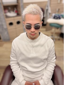 銀座マツナガ 神田店 メンズツーブロホワイトカラーアップバングショートメッシュ短髪