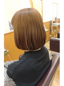 松本平太郎美容室 浦安店 大人かわいい マロンベージュ 前下がりボブ/30代40代50代60代