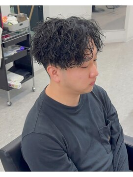 ブライト(BRIGHT) センターパートツイストスパイラルパーマ