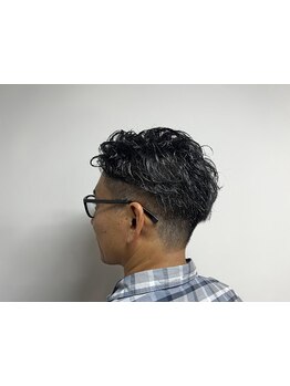 人気のビジネススタイルで清潔感のあるスタイルが叶う。朝のセットも簡単に！