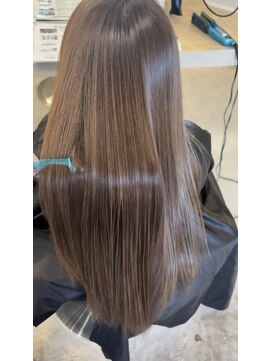 リア 近鉄八尾店(Lia) 赤みなしツヤブラウン