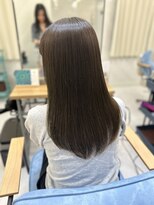 エミン(emyn) 髪質改善 ワンホンレイヤー ミルクティーブロンド