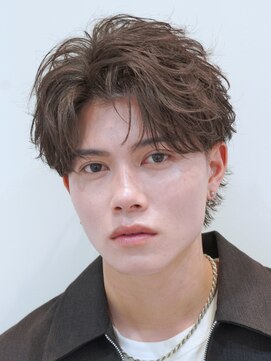 バイフィフス 原宿/表参道(by fifth) 原宿毛流れセンターパートフェザーパーマブラウンカラー刈り上げ