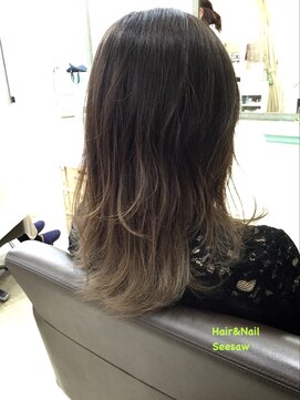 ヘアアンドネイル シーソー(Hair&Nail Seesaw) グレージュグラデーション
