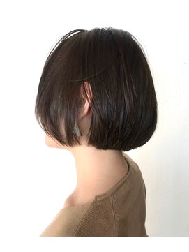 アトリエ フェム(atelier.fem) シンプルなラフボブ