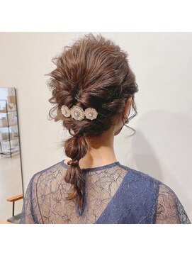 ハク(haku.) 編みおろしヘアセット パーティアップ