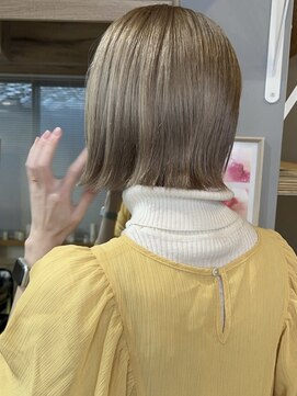 ミニ(mini) ミルクティーベージュ×外はねbob