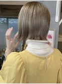 ミルクティーベージュ×外はねbob