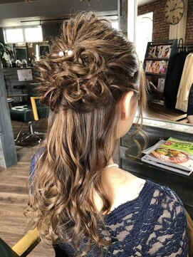 ヘアーデザイン ディードット ウル(D. ulu) 編み込み×ハーフアップ=好感度No,1モテかわアップ