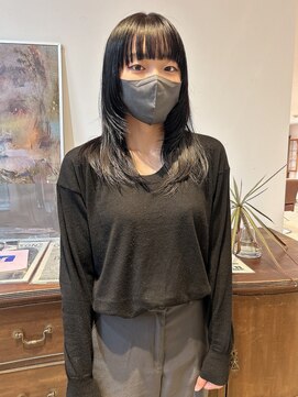 ヘアーアイストゥーレ(HAIR ICI TRE) レイヤー　ミディアム　艶カラー　担当渡邉桜桃