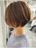 大人ショートカットウェットヘアオリーブベージュデザインカラー