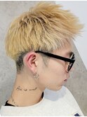 渋谷メンズ刈り上げアップバングショートフェードブリーチカラー