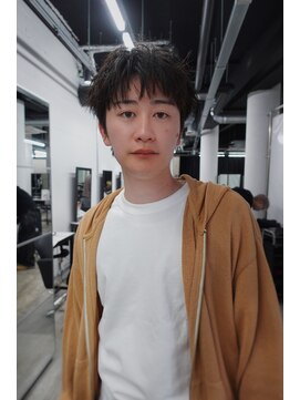 ピア ヤクイン(Pia Yakuin) ナードショート　スパイキーショート　ピンパーマ