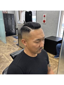 ゴートファミリー 川口(G.O.A.T FAMILY) スキンフェード　サイドパート