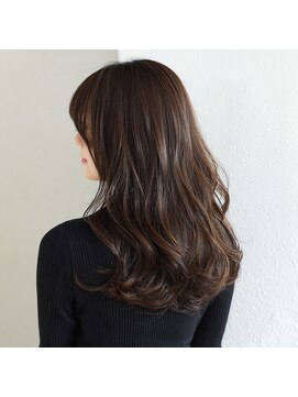 アイビー(ivy) ゆる巻きフェミニンセミロング20代30代40代