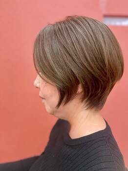 ティエラ 西新店(TIERRA)の写真/絶妙なブレンドでどこから見ても美しい、《グレイカラー大人ハイライト》が人気！[髪質改善/ハイライト]