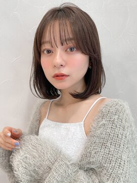 アグノス 青山(Agnos) 大人ガーリーダークアッシュミディアムレイヤーカット小顔