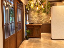 ラシュリー(LASHRRY)の雰囲気（落ち着いた雰囲気の店内【髪質改善】）