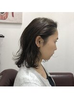 ハイヤマカシ(HAIYAMAKASHI) くせ毛を活かしたミディアムレイヤー  サイモン