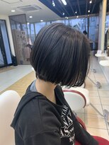 クオリス 上板橋店(QUALIS) 小顔前下がり艶感ストレート☆ミニボブ乾かすだけベビーショート