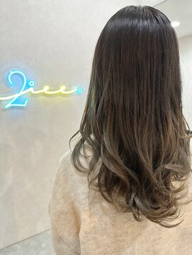 ニィ(2iee.) ブルーグラデーションロングレイヤー