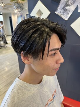 フリーダム ヘアー ザ ムー(Freedom Hair THE MOO) メンズカット（センターパート）