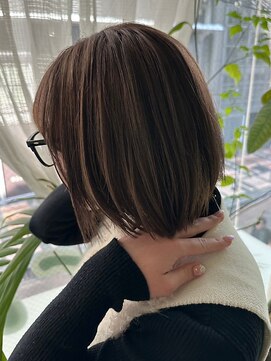 リア(riah) ナチュラルハイライト/セミショートボブ/ストレート