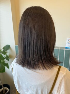 セルン(cerne) グレージュカラー