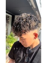 スペックホルダー(Spec Holder)&nbsp;スペインカール　フェードカット　ツイストスパイラルパーマ