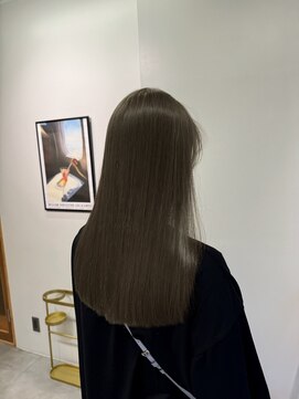 ニール シトロン 名古屋 伏見 丸の内(NEELU citron) 【Neeluscuro_take】ツヤツヤオリーブベージュ