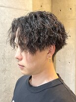 ブルニール 心斎橋(BLEUNIR)&nbsp;センターパートツイストスパイラルツーブロック波巻スパイラル