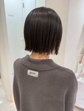 モナバイルーブル(MONA by Louvre) 【MONA】切りっぱなしボブ/タッセルボブ/オリーブグレージュ