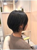 「レディース ショートレイヤーボブ 似合わせスタイル」