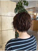 大人美人ショートボブパーマブラウンベージュ
