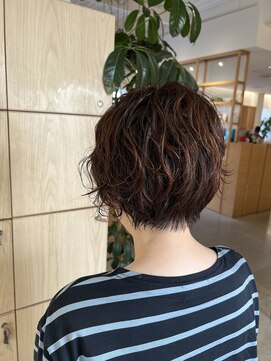 アドラーブル 万代店 (adorable) 大人美人ショートボブパーマブラウンベージュ