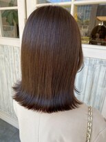 マスト ヘアー(must hair)&nbsp;20代30代大人可愛い耳かけナチュラルアッシュストレート外はね