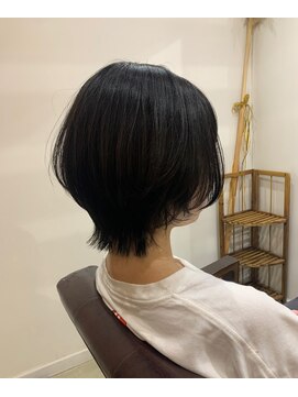 アドア(adore) ショートウルフ