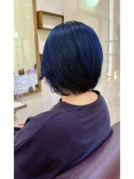 イタクラ 赤道店 (ITAKURA) ダブルカラー／ブルーブラック／ミニボブ／ボブ／切りっぱなし
