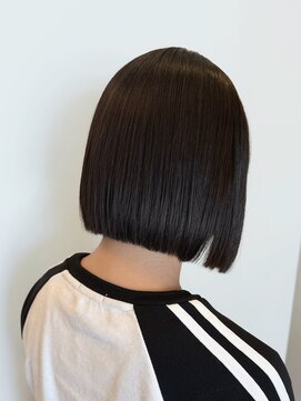 シアー(sheer) 扱いやすいナチュラルストレートボブ