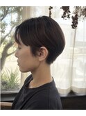 丸みシルエット×襟足すっきりハンサムショート