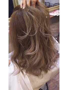 レヴィーマム(Revie mum) グレージュカラー